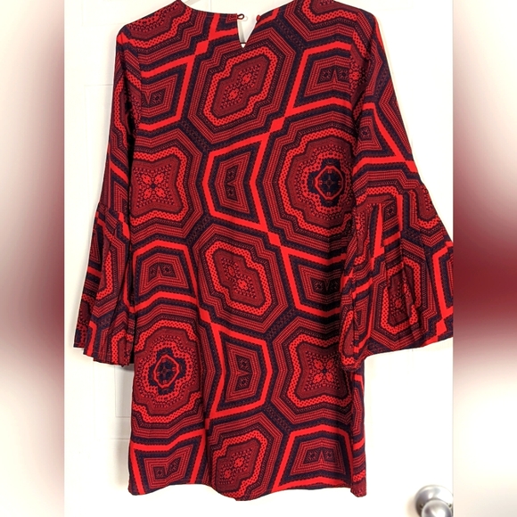 Large Sleeve Chic Dress - Simons - Picture 4 of 5